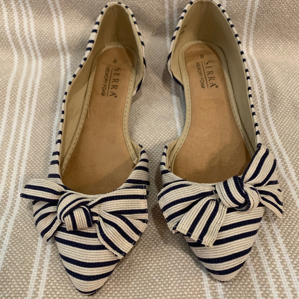 Serra memory foam white/navy stripe flats, size 8